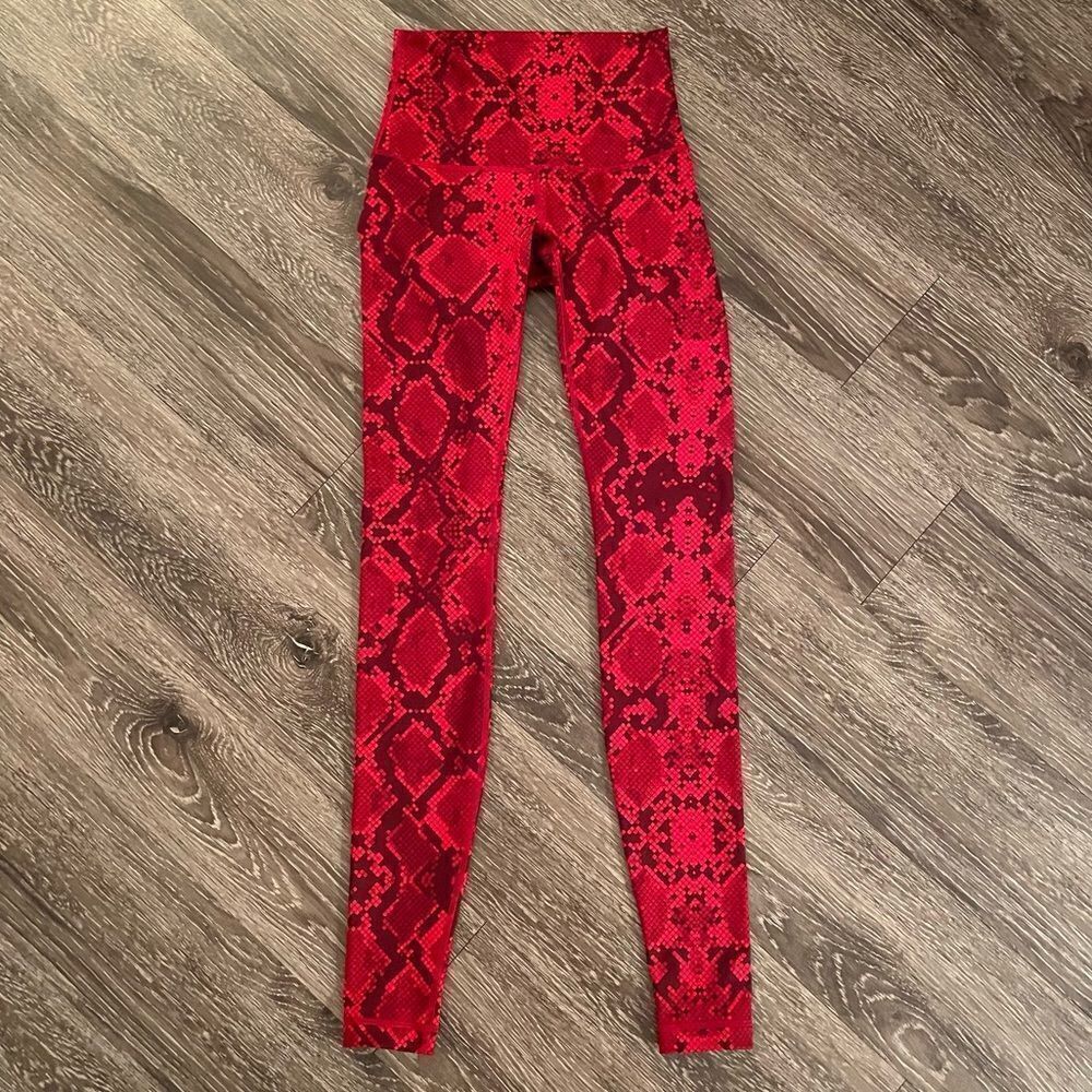 Lululemon wonder under 